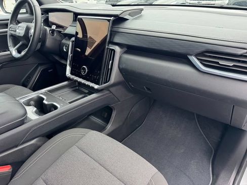Certified 2025 GMC Acadia Elevation AWD/4WD image 6