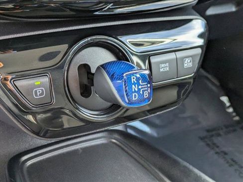 Used 2022 Toyota Prius L Eco FWD image 12