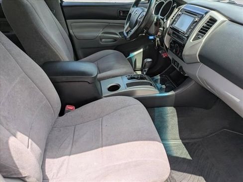 Used 2015 Toyota Tacoma PreRunner w/ SR5 Package RWD image 18