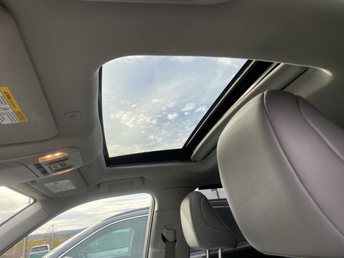 Used 2023 Toyota Highlander XLE image 23