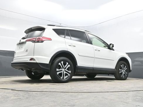 Used 2018 Toyota RAV4 LE image 37