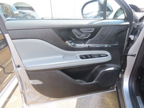 Used 2022 Lincoln Corsair FWD w/ Equipment Group 101A image 25