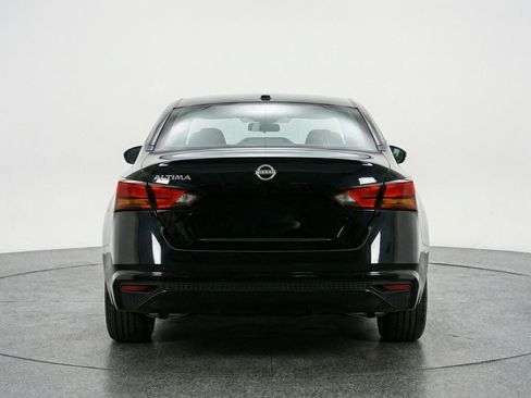 Used 2025 Nissan Altima 2.5 SV image 7
