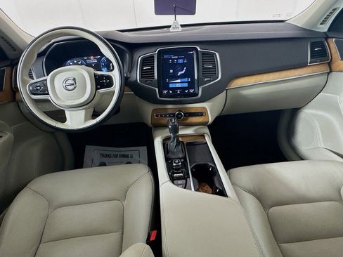 Used 2021 Volvo XC90 T6 Momentum image 25
