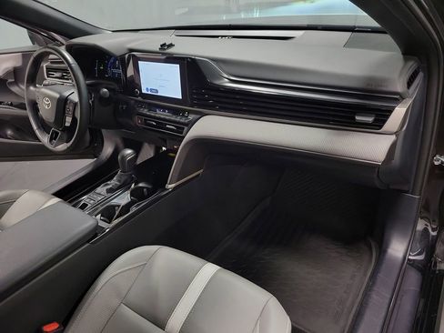 Used 2025 Toyota Camry SE w/ Convenience Package FWD image 24