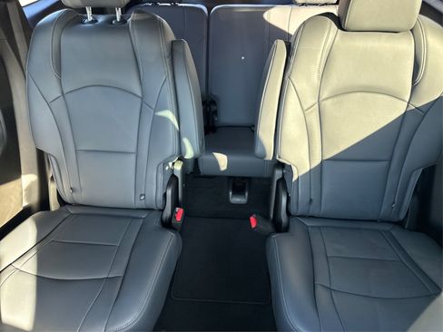 Certified 2024 Buick Enclave Essence image 21