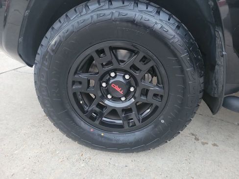 Used 2023 Toyota 4Runner SR5 Premium image 32