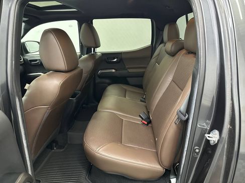 Used 2022 Toyota Tacoma Limited RWD image 21