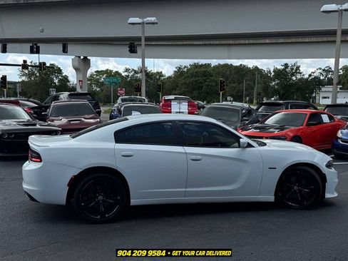 Used 2016 Dodge Charger R/T RWD image 9