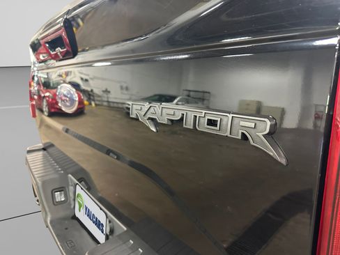 Used 2017 Ford F150 Raptor w/ Equipment Group 802A Luxury AWD/4WD image 39