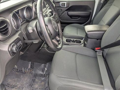 Used 2021 Jeep Gladiator Willys image 14