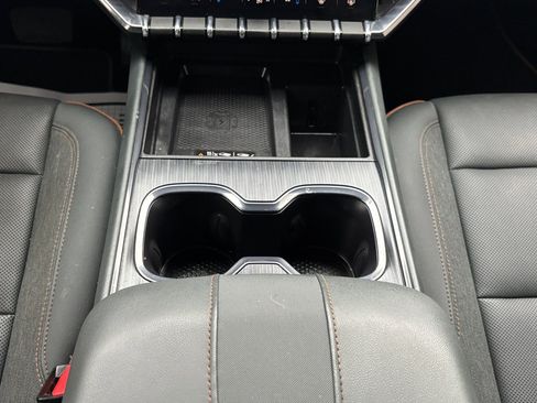 Used 2025 GMC Acadia AT4 w/ Luxury Package image 5