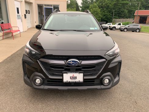 Used 2024 Subaru Outback Premium AWD/4WD image 2