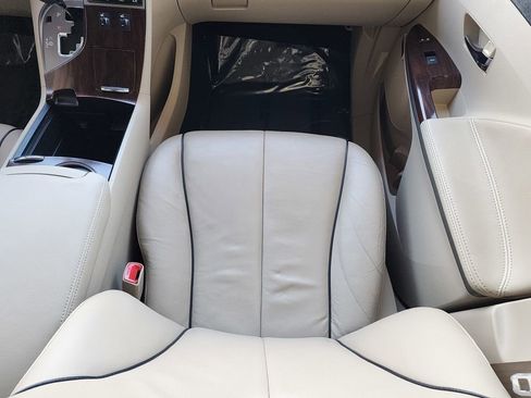 Used 2013 Toyota Venza Limited w/ Preferred Accessory Pkg #1 image 13