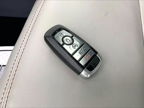 Used 2025 Ford Expedition Active AWD/4WD image 37