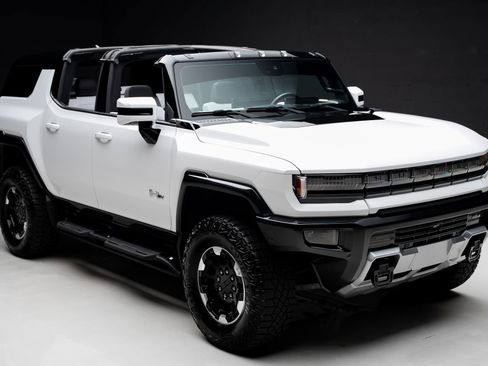 Used 2024 GMC Hummer EV 2X w/ Extreme Off-Road Package AWD/4WD image 43