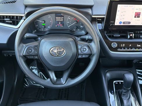 Used 2023 Toyota Corolla LE w/ LE Convenience Package FWD image 18