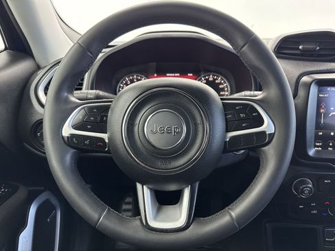 Used 2020 Jeep Renegade Latitude w/ UConnect 8.4 Nav Group image 13