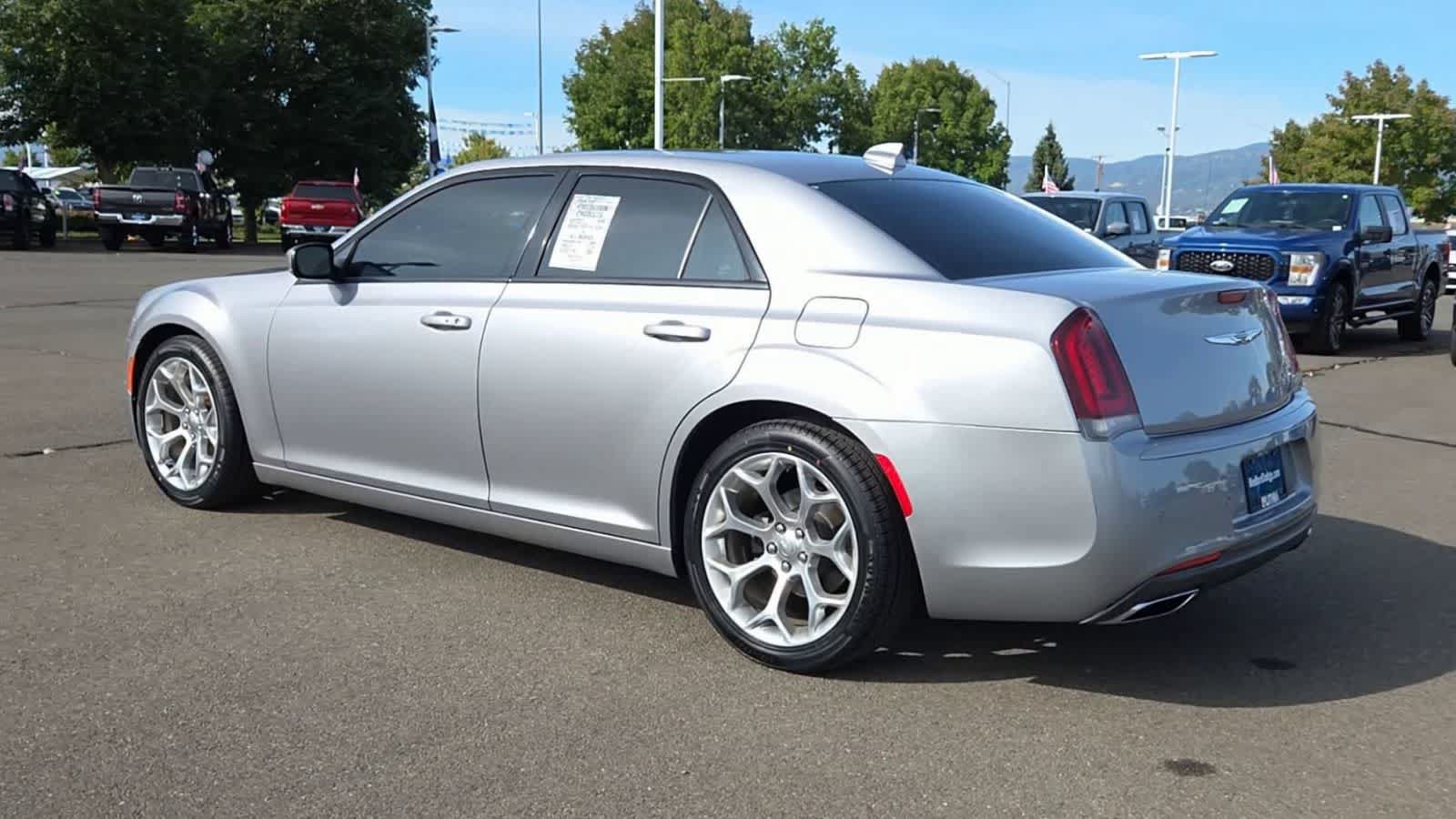 Used 2018 Chrysler 300 S w/ 300S Premium Group 2 RWD image 6