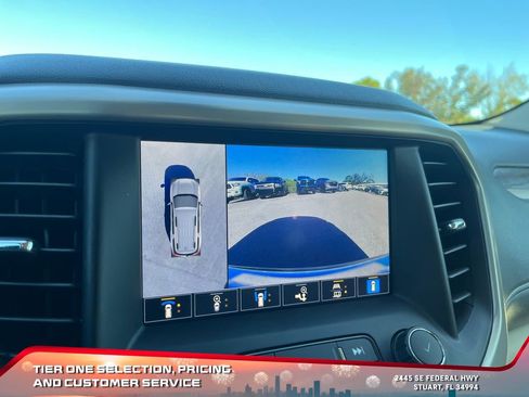 Used 2021 GMC Acadia Denali w/ Denali Technology Package image 33