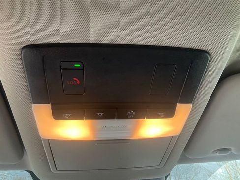 Used 2023 Nissan Rogue SV image 13