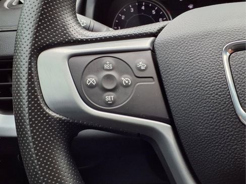 Used 2024 GMC Terrain SLE FWD image 17