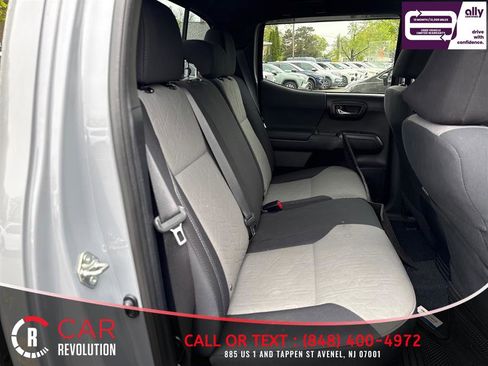 Used 2020 Toyota Tacoma TRD Sport w/ Blackout Package AWD/4WD image 7