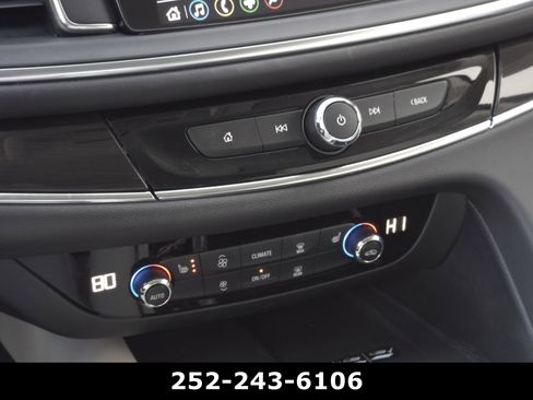 Used 2023 Buick Enclave Essence image 16