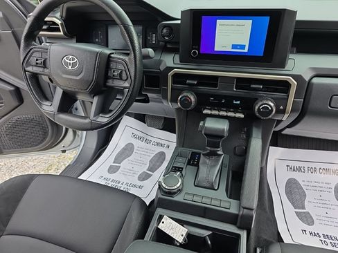 Certified 2025 Toyota Tacoma SR AWD/4WD image 20