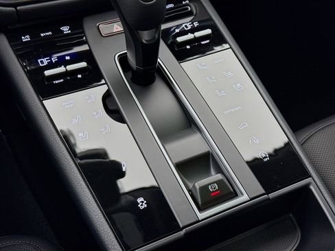 New 2026 Porsche Macan Turbo image 20