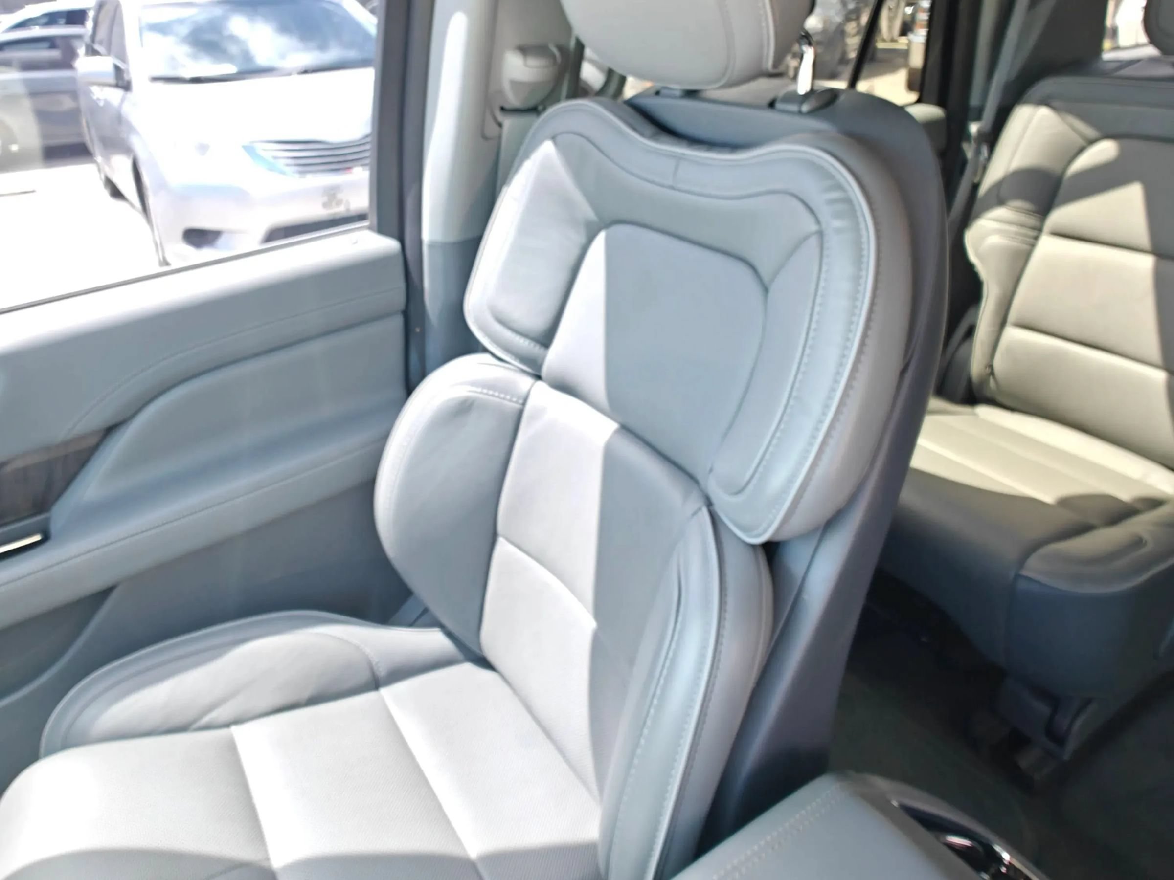 Used 2019 Lincoln Navigator Select RWD image 23