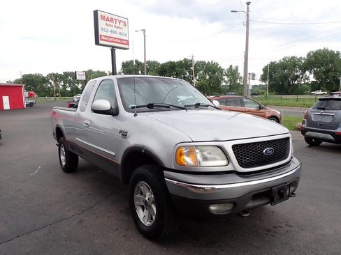 Used 2002 Ford F150 XLT AWD/4WD image 1