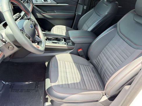 Used 2025 Ford Explorer ST-Line w/ Premium Package RWD image 5