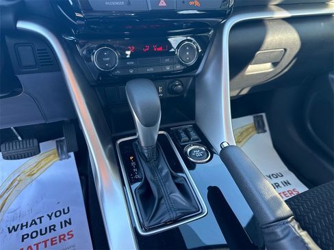 Used 2025 Mitsubishi Eclipse Cross LE image 21