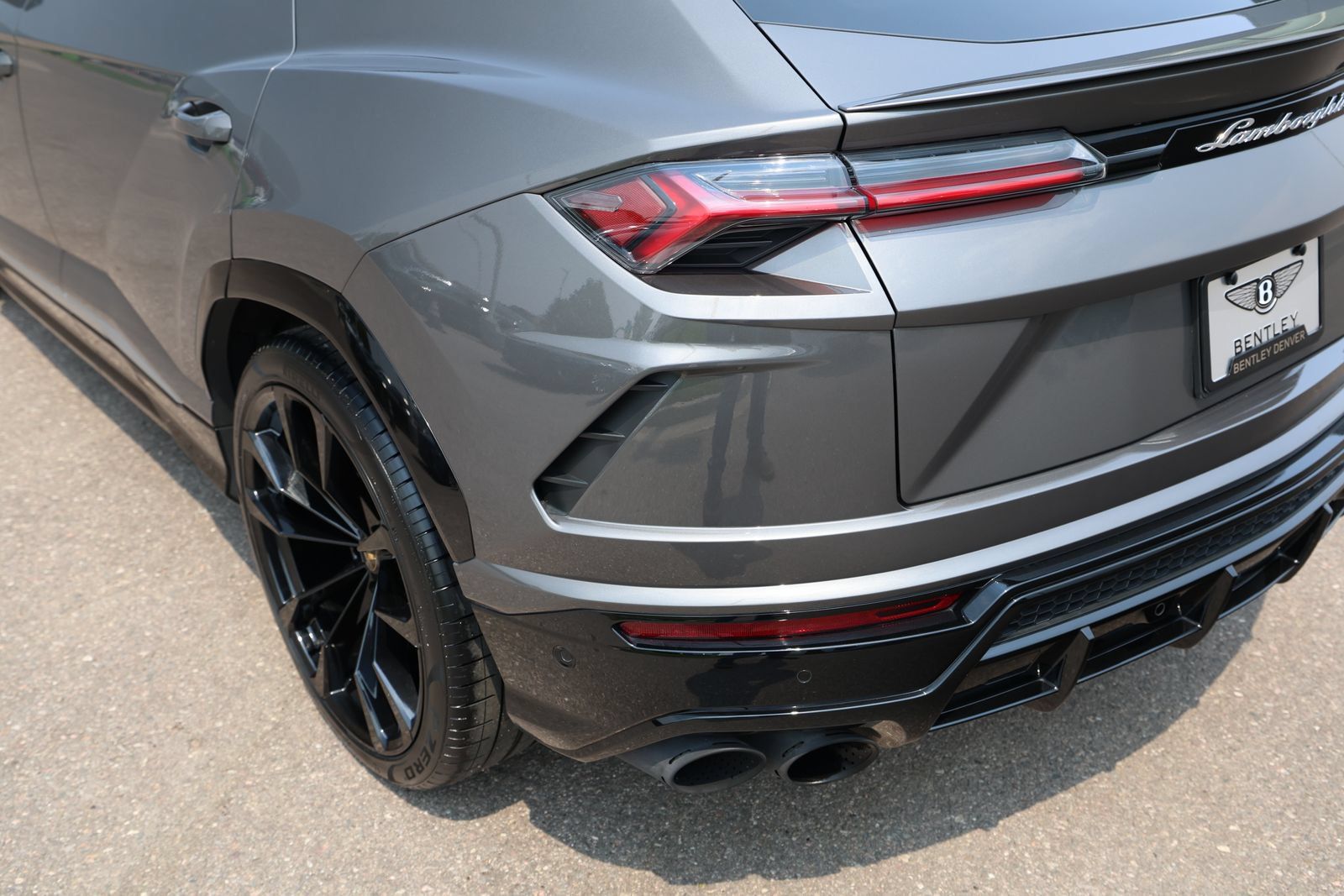 Used 2021 Lamborghini Urus AWD/4WD image 9