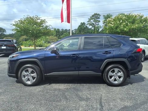 Used 2025 Toyota RAV4 XLE w/ Convenience Package FWD image 3