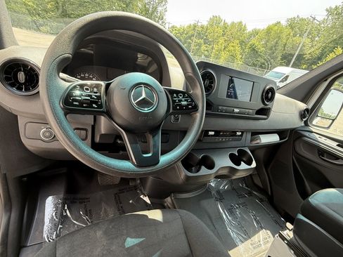 Used 2019 Mercedes-Benz Sprinter 1500 image 16