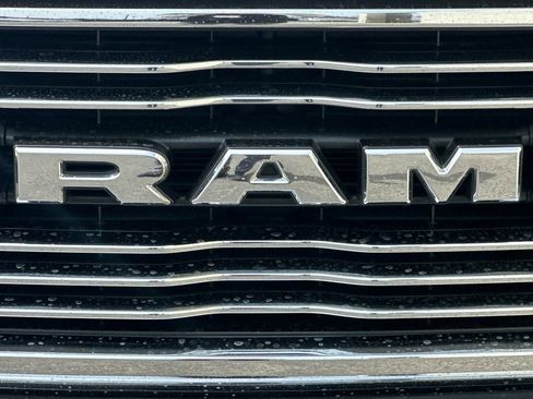 Used 2019 RAM 1500 Laramie image 37