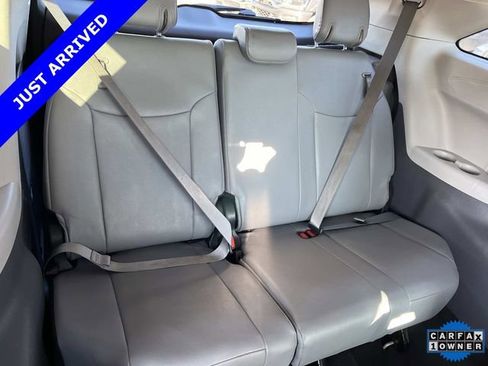 Used 2024 Toyota Sienna XLE image 21