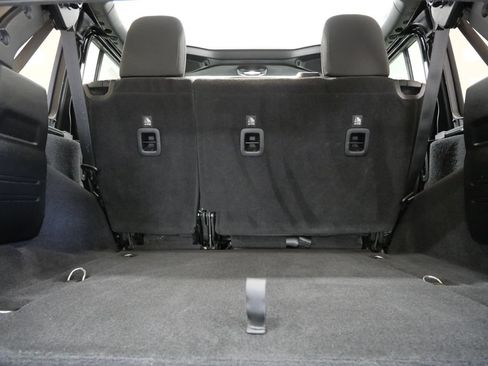 Used 2018 Jeep Wrangler Unlimited Sport S AWD/4WD image 26