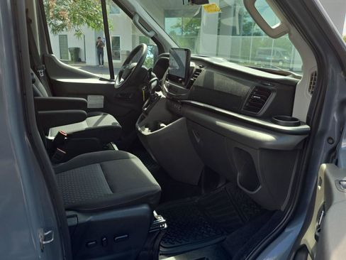 Used 2022 Ford Transit 350 XLT RWD image 2