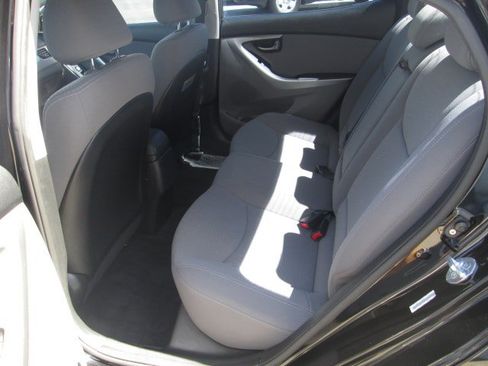 Used 2014 Hyundai Elantra SE image 11