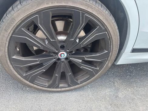 Used 2023 BMW X7 M60i AWD/4WD image 5