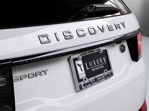 Used 2019 Land Rover Discovery Sport SE image 15