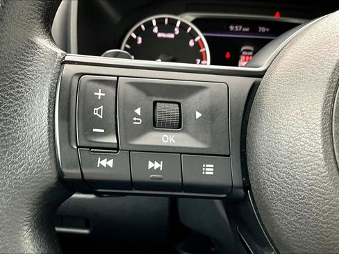 Used 2024 Nissan Rogue S image 16