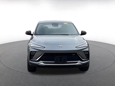 Used 2025 Buick Envista Sport Touring image 3