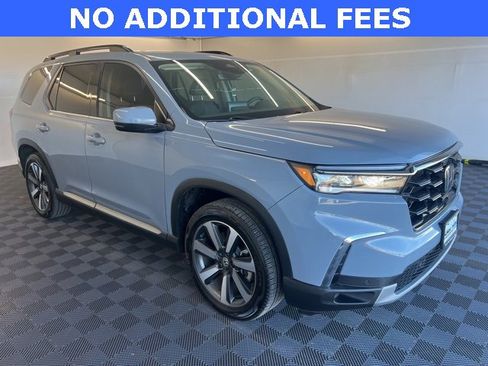 Used 2024 Honda Pilot Touring image 1