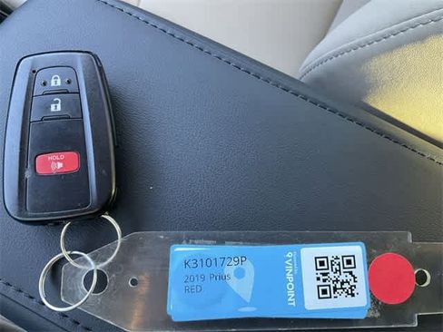 Used 2019 Toyota Prius XLE image 26