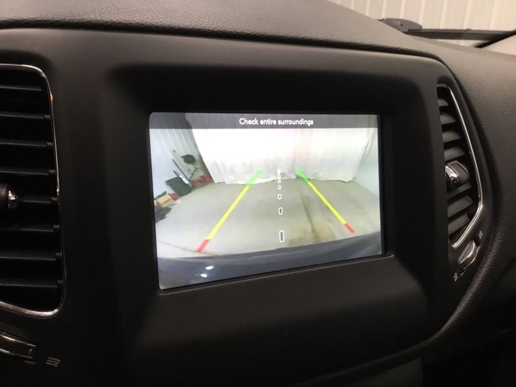 Used 2020 Jeep Compass Latitude w/ Cold Weather Group AWD/4WD image 23