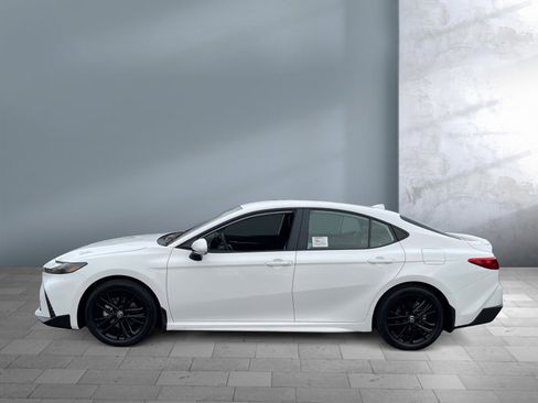 New 2026 Toyota Camry SE image 3